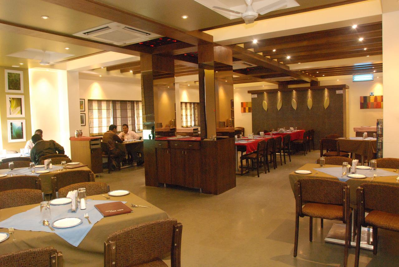 Hotel Lake View Satara Exterior foto